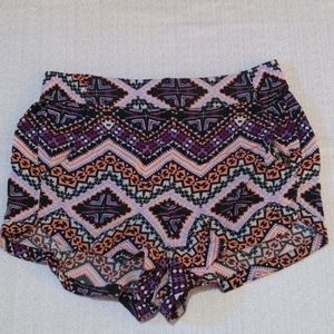 Express - Lightweight Patterned Shorts w/ Pockets